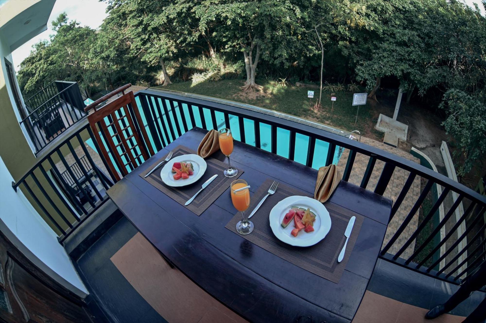 Hotel Golden Ray Dambulla Esterno foto
